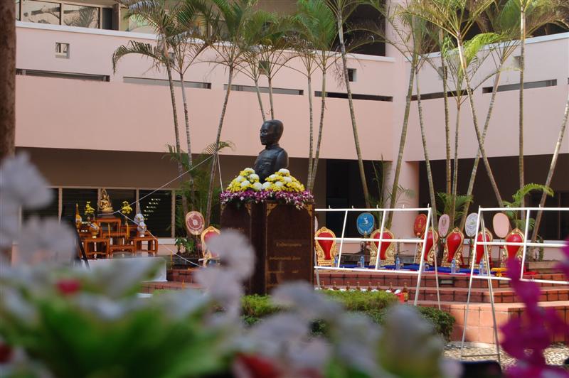 ../Picture/2552/DSC_0010 (Medium).JPG